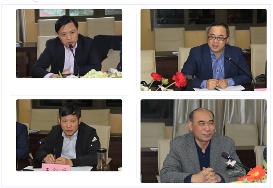 一(yī)群男(nán)人(rén)和(hé)女(nǚ)人(rén)的(de)照(zhào)片

描述已自(zì)動生(shēng)成