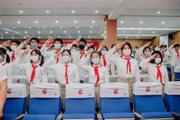 6青春是(shì)金(jīn)色的(de)4